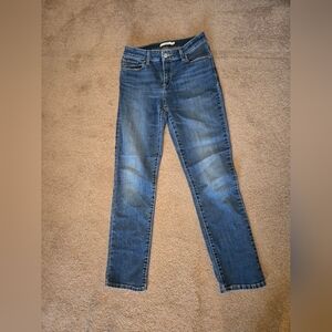 Signature by Levi Strauss Mid-rise skinny jeans. Size 8